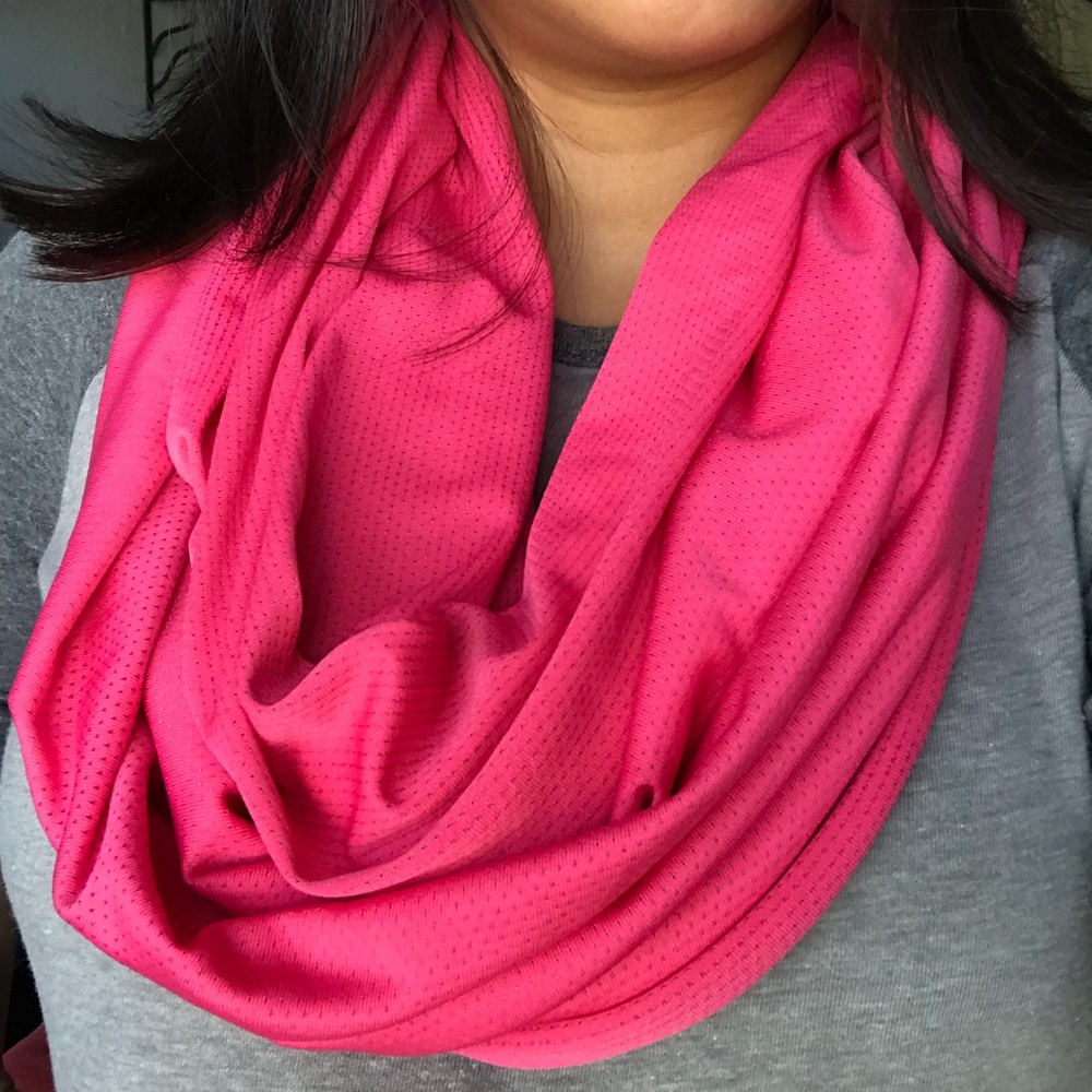 🎉💕 HOST PICK 💕🎉 Lululemon Lab Infinity Scarf